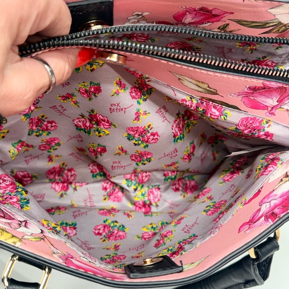 Betsey Johnson black quilted purse floral scarf bow 16x10 - Picture 13 of 13